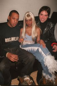 Jay Z, Lil Kim and Andy Hilfigger, NY 1999.jpg